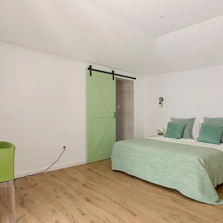 Joivy Modern 3br House With Spacious Front Yard Casa de Férias *