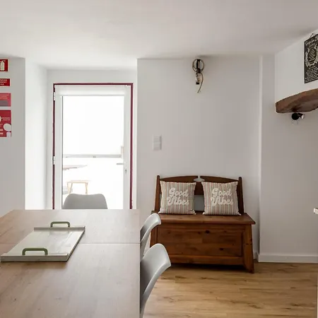 Joivy Modern 3br House With Spacious Front Yard * Chelreira
